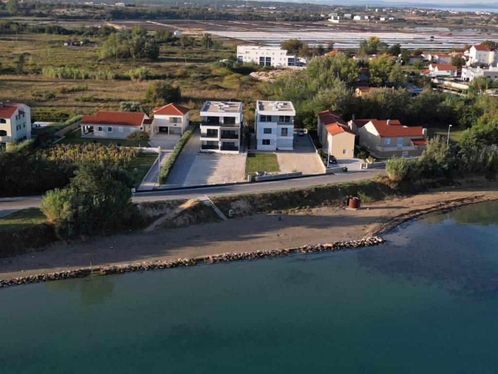 B & R Summer Breeze Apartments Nin Exterior foto